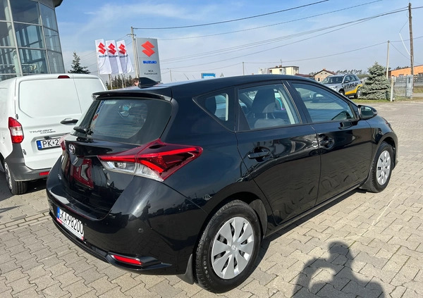 Toyota Auris cena 52900 przebieg: 49930, rok produkcji 2017 z Chociwel małe 211